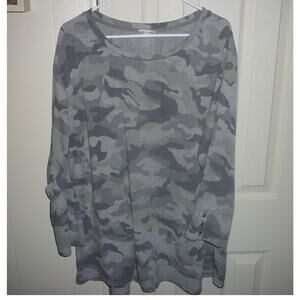 Jane and Delancey Long Sleeve Camo Shirt s 2X buttons on back